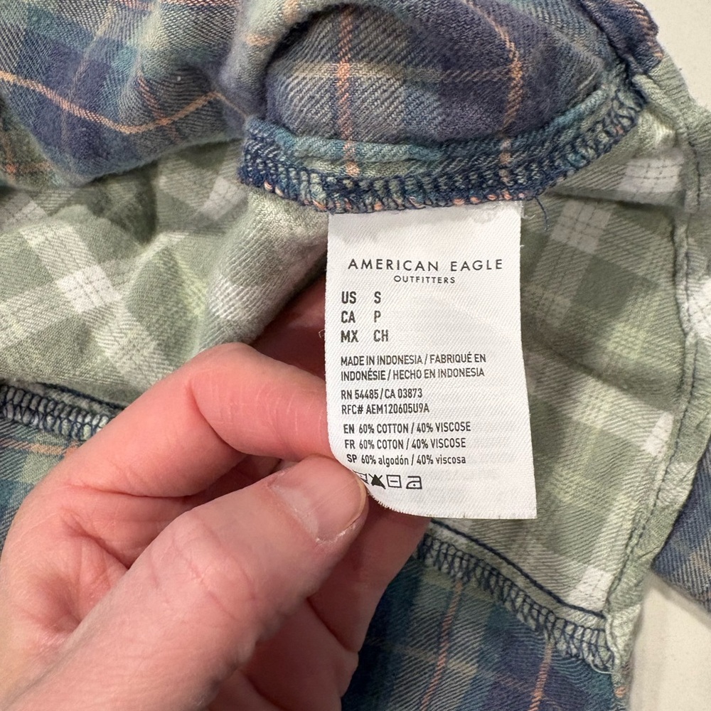 American Eagle Patchwork Plaid Cropped Button Up … - image 4